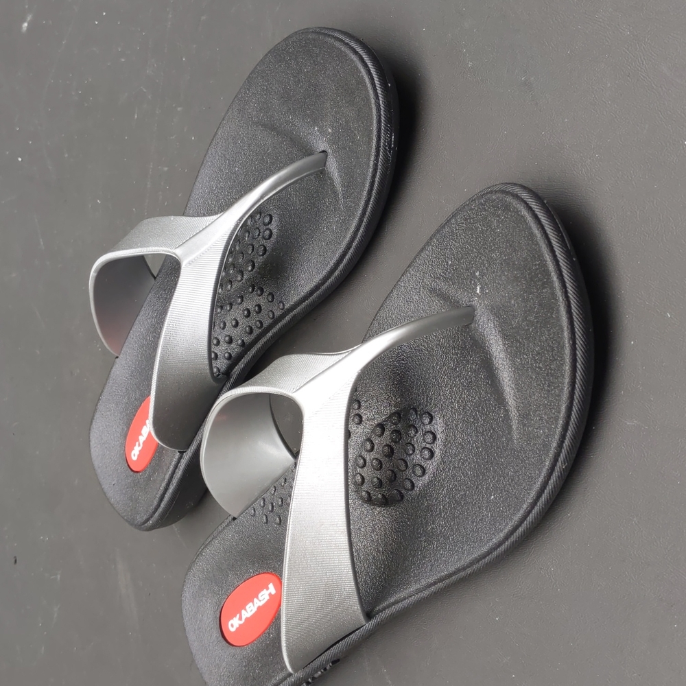 Okabashi sandals flip flops sz. M